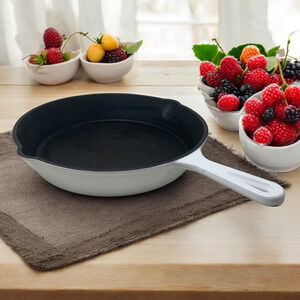 Sur La Table White Enameled Cast Iron Skillet 10" Cottage Farmhouse Kitchen